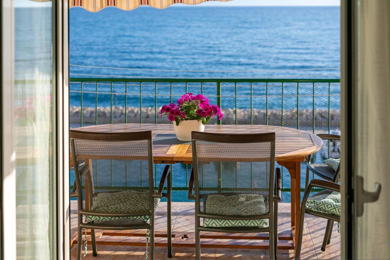 Apartment By The Sea Podgora Exterior foto