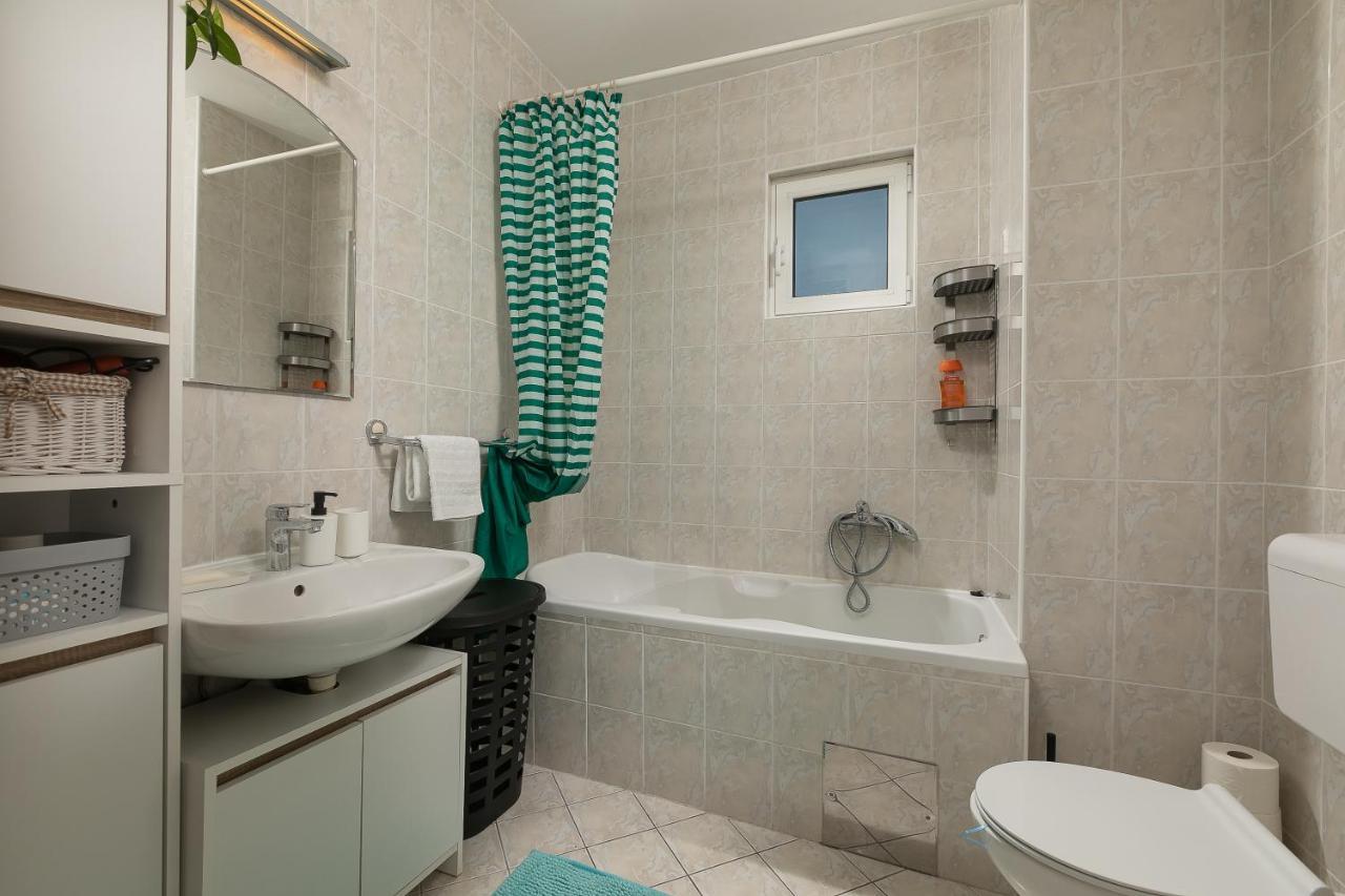 Apartment By The Sea Podgora Exterior foto